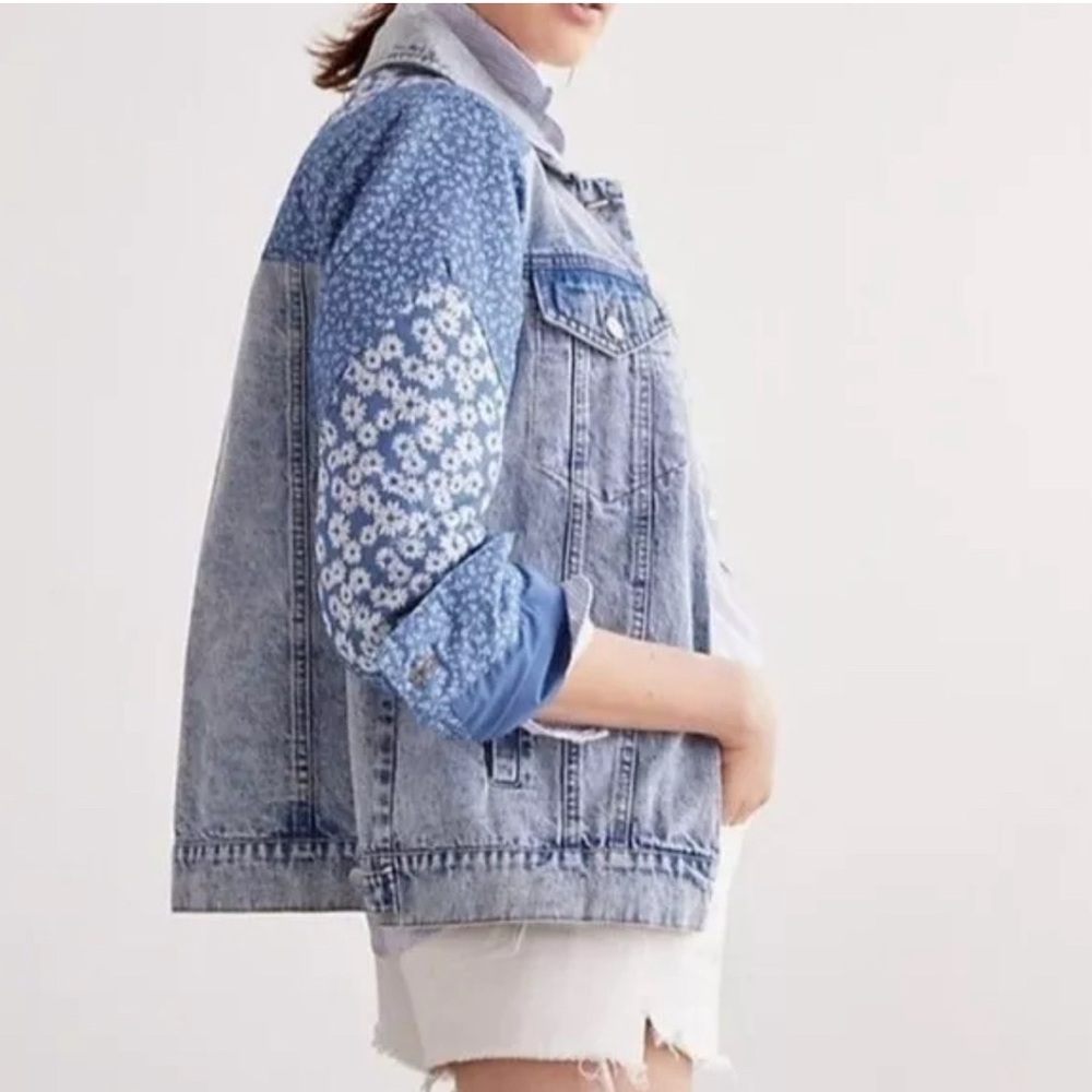 Avec Les Filles Denim Blue Floral Jacket Size Large Anthro Womens size medium
